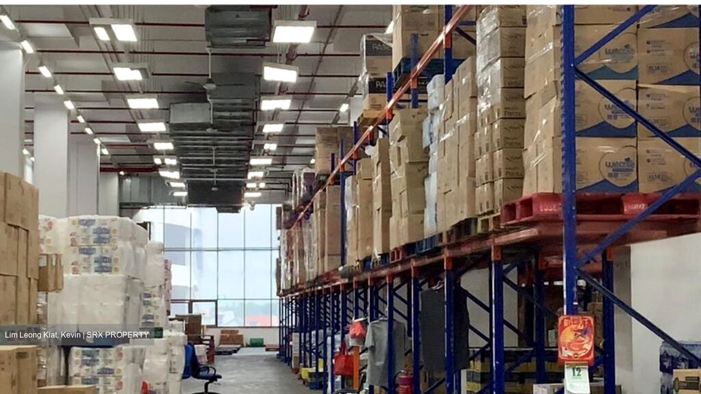 Form Industrial Building (D18), Factory #473989541